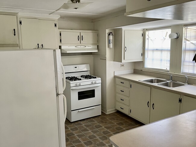 kitchen - 737 Bayou Rd