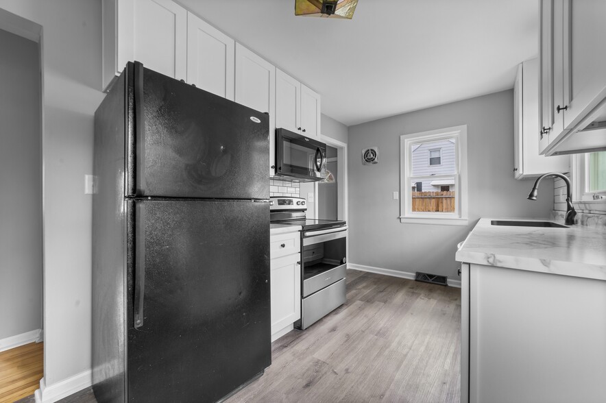 Kitchen - 2405 14th Ave