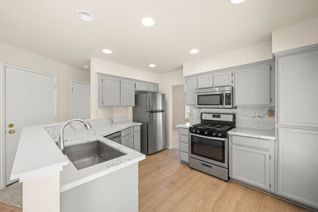 Building Photo - 3916 Promenade Way