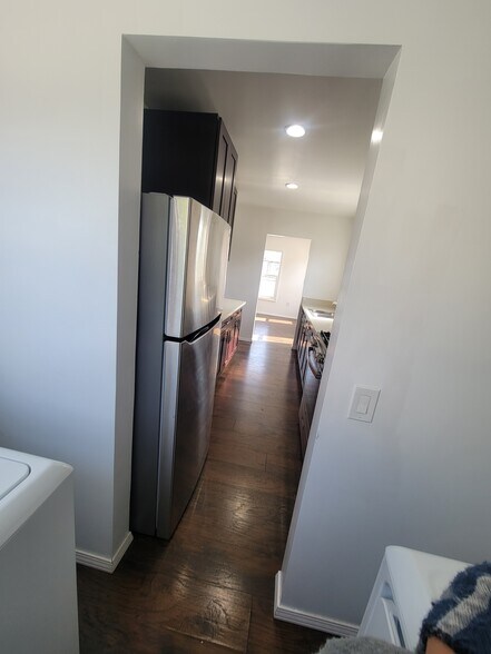 Building Photo - 7611 Seville Ave