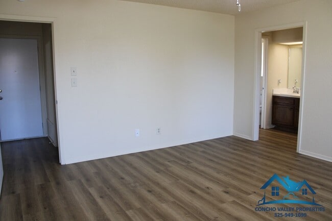 Building Photo - For Rent - 3 Bed/ 2 Bath in Capitol Heights