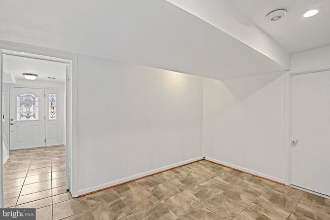 Building Photo - 6713 Old Chesterbrook Rd