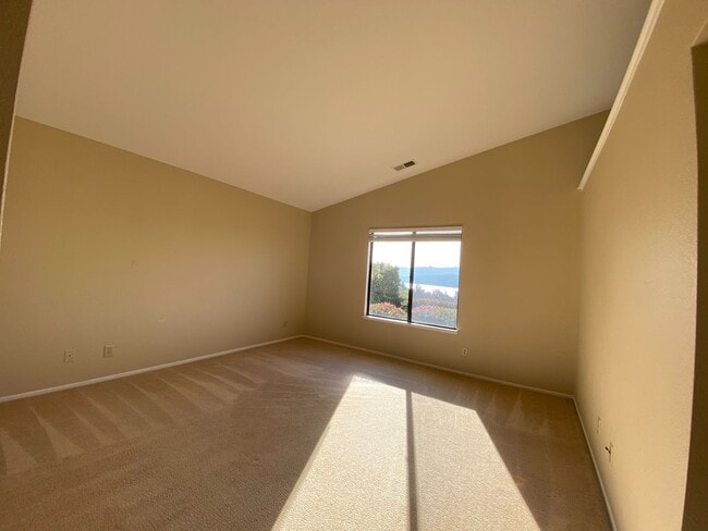 Building Photo - Single Story Beautiful Bay View Home