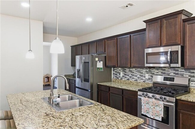 Building Photo - 296 Maple Brook Dr