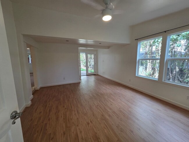 Building Photo - Lower Manoa single family home
