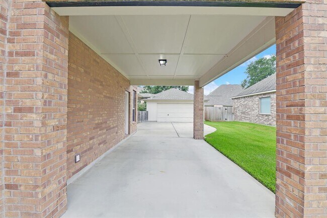 Building Photo - 20419 Windrose Bend Dr