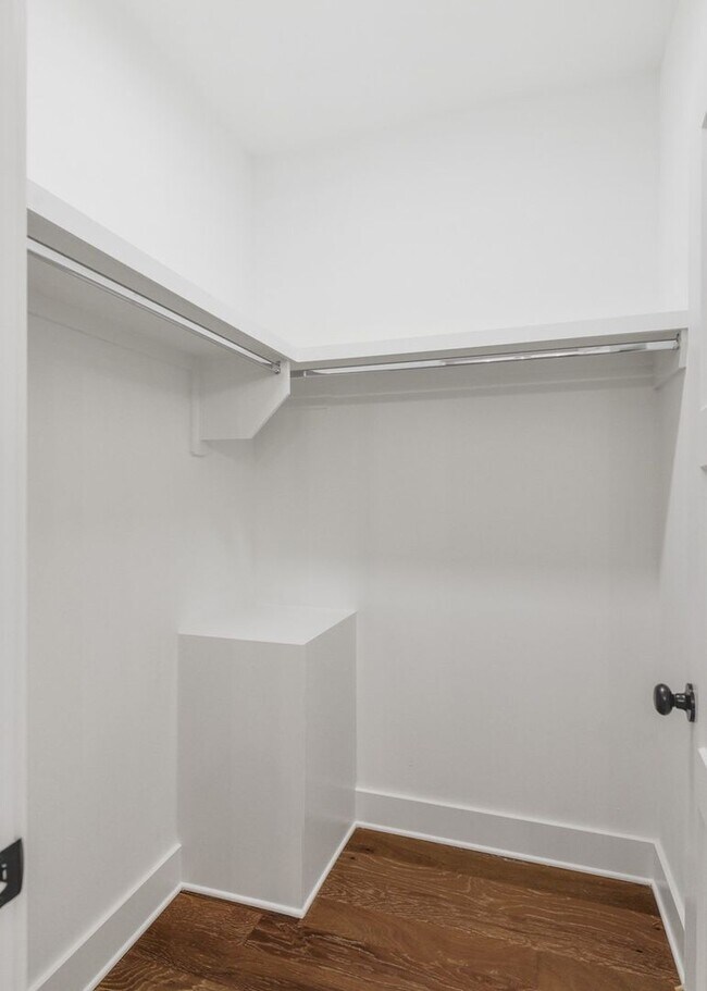 Building Photo - 312 Becanni Ln