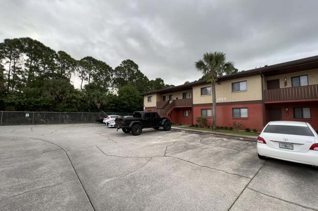 Building Photo - 1604 University Ln