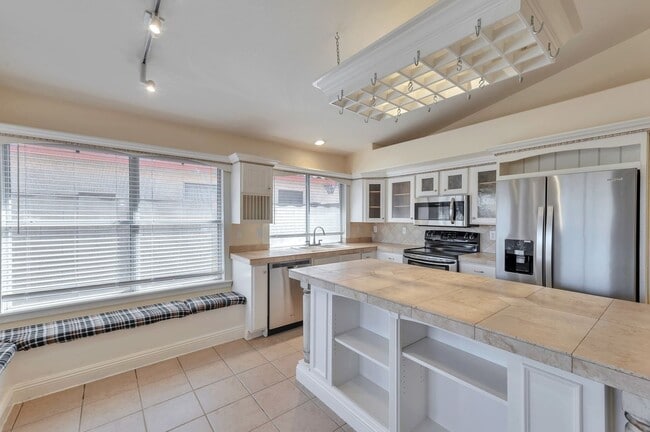 Building Photo - Charming North Phoenix 3-bedroom, 2-bathroom home!