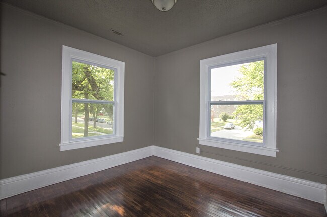 Building Photo - 2846 Rutland Ave