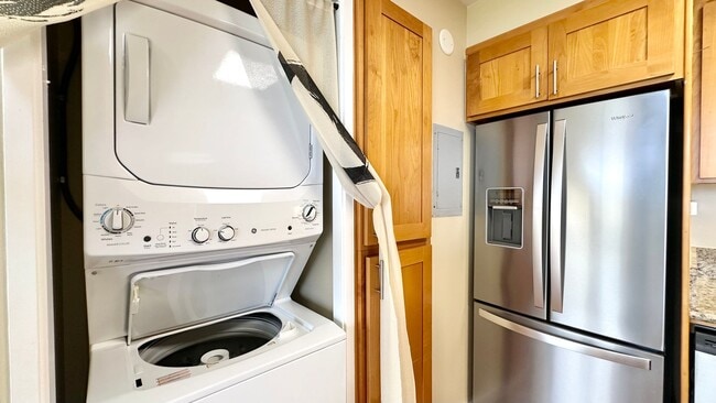 Building Photo - 2 BED/2 BATH - Heritage House (Hawaii Kai)...