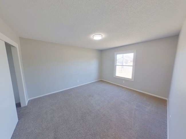 Building Photo - 254 N Acadia St