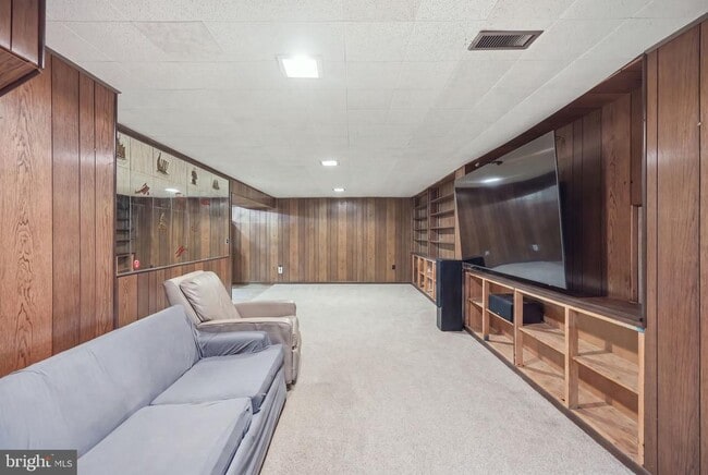 Building Photo - 6605 Grey Fox Dr