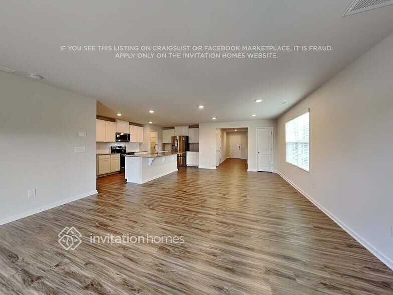 Building Photo - 1024 Woodhouse Dr