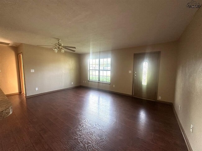 Building Photo - 2828 Newsom Cir