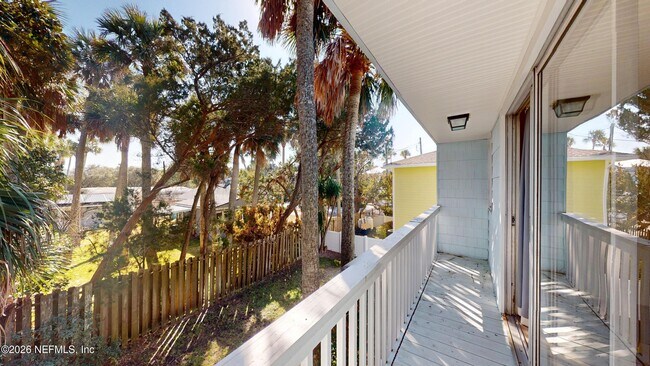 Building Photo - 222 7th St