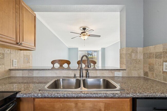 Building Photo - 2051 Skimmer Ct