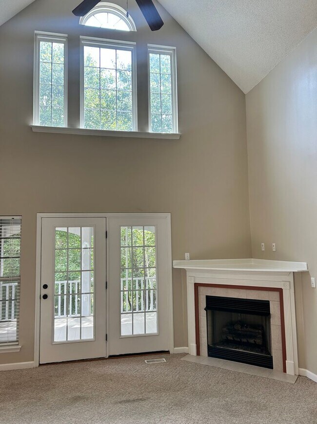 Building Photo - $500.00 OFF JANUARY RENT!! Soddy Daisy Oasis! 3 beds, 2.5 baths, huge garage & yard!