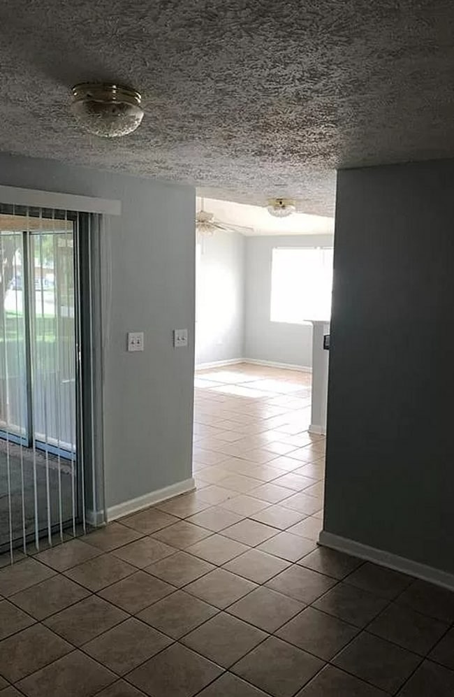 Building Photo - 7405 San Moritz Dr