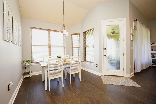 Building Photo - Charming 3-Bedroom Home in Peaceful Cul-de...