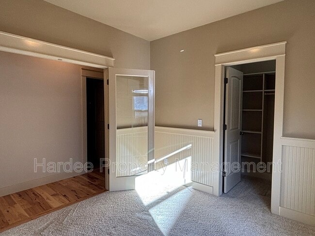 Building Photo - 6251 W Geneva St