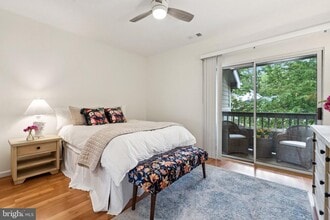 Building Photo - 13085 Autumn Woods Way