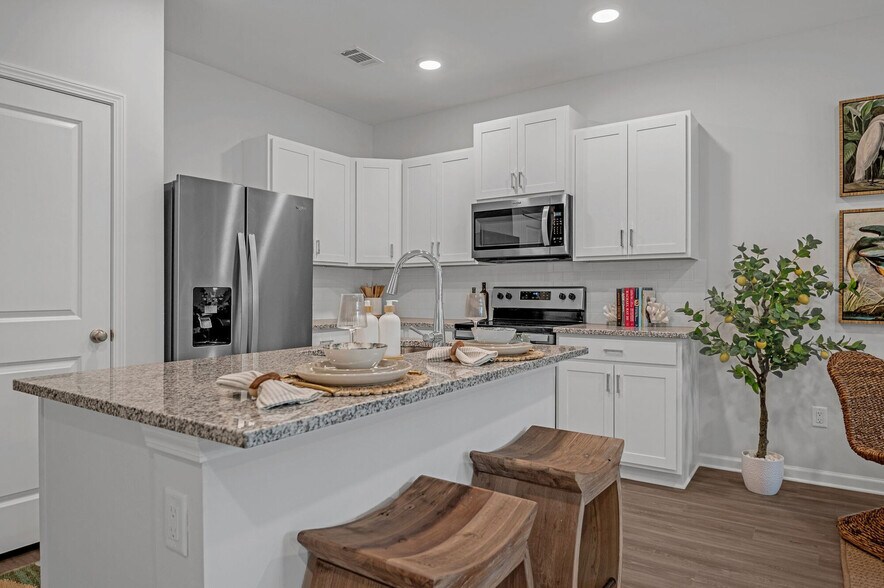 Building Photo - Artisan Living North Beach