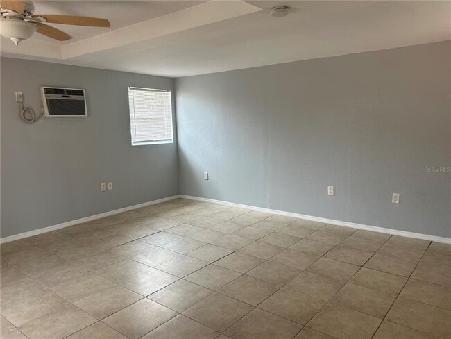 Building Photo - 39029 Kirkland Dr
