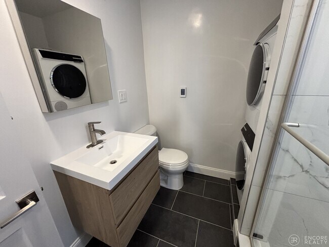 Building Photo - 120 Peterborough St