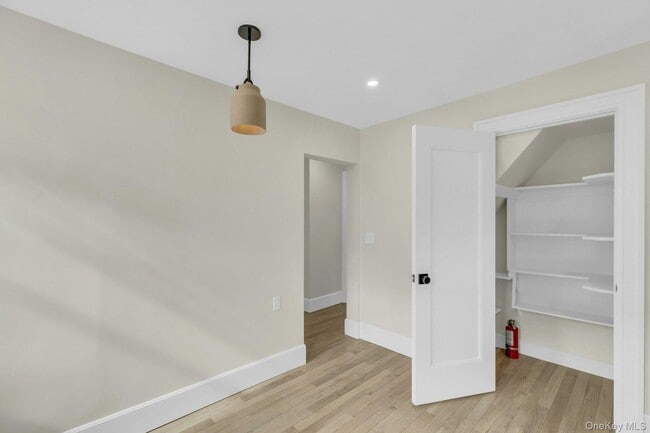 Building Photo - 76 Green St