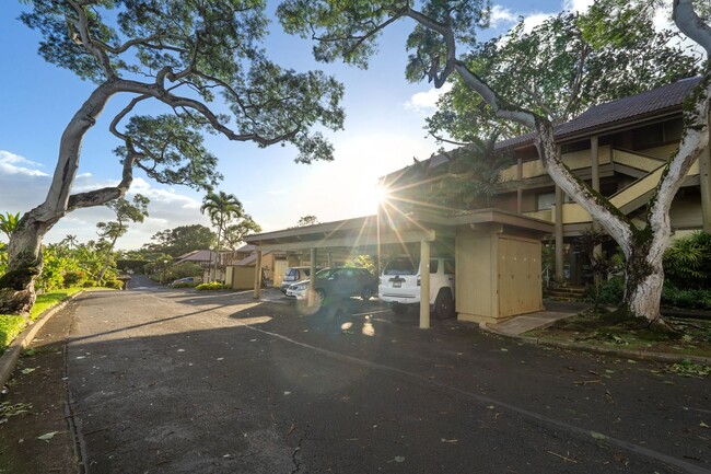 Building Photo - Beautiful Kaneohe 2-bedroom 2-bathroom Tow...