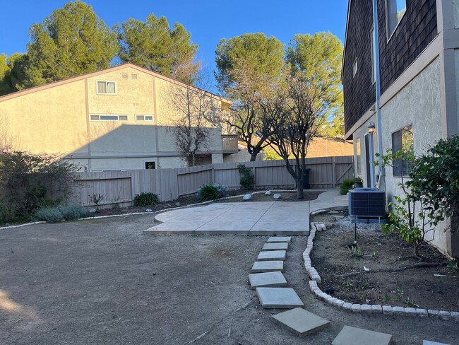 Building Photo - Light-Filled Living on a Peaceful Cul-De-Sac