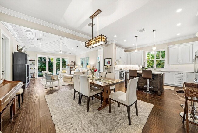 Building Photo - 120 Grove Way