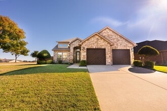 Building Photo - 810 Miramar Dr