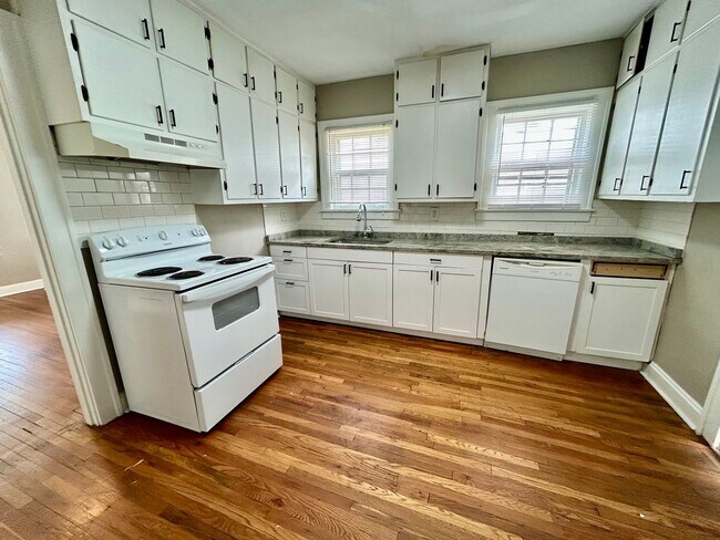 Building Photo - 6 Bedroom in Richmond Near EKU!