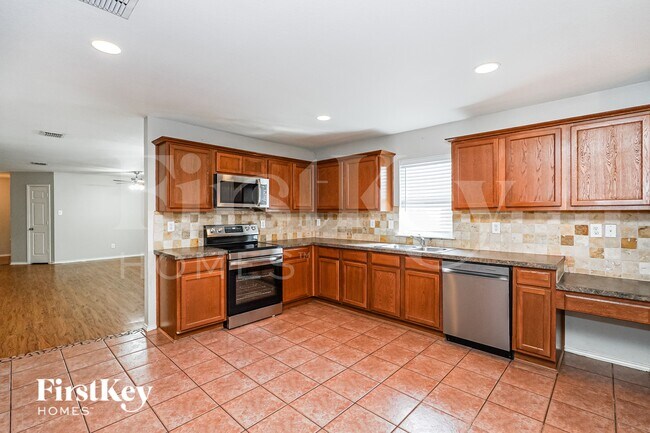 Building Photo - 12640 Shady Cedar Dr
