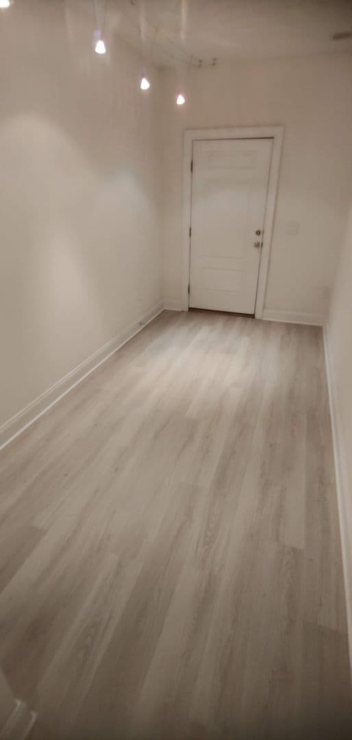 Building Photo - RENT SPECIAL! 4 BR / 3.5 BA Gorgeous Townhouse close to James River