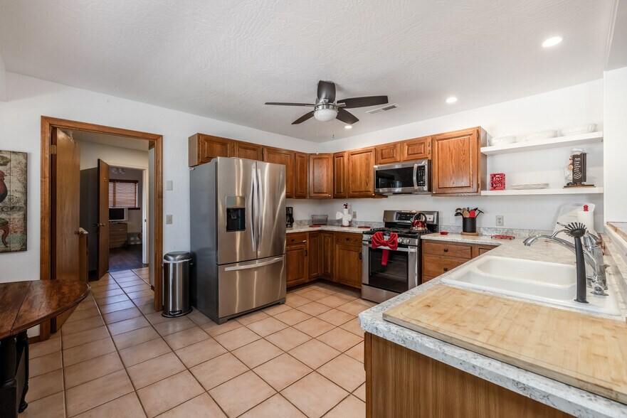 Building Photo - 1325 S Viejo Dr