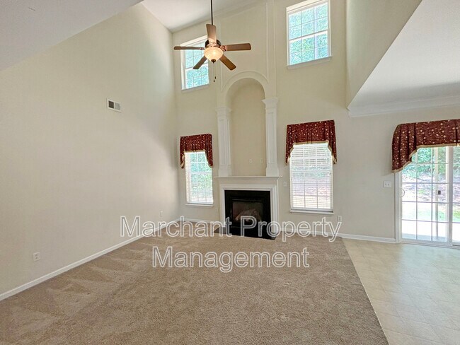 Building Photo - 304 Horsepen Way