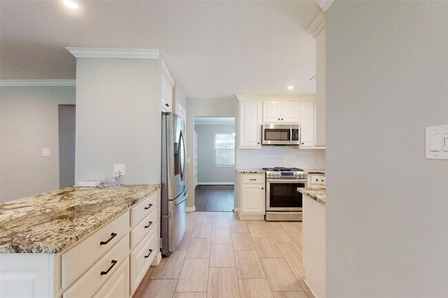 Building Photo - 5850 Braesheather Dr