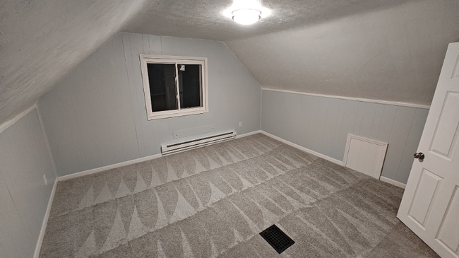 Building Photo - 955 W Linden Ave