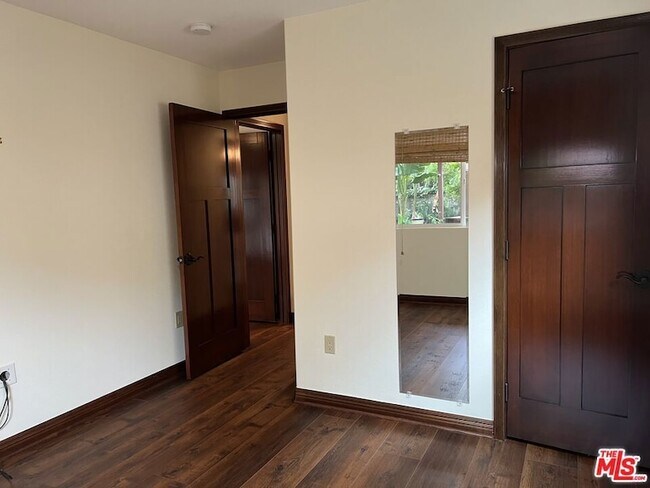 Building Photo - 1019 Camino Real