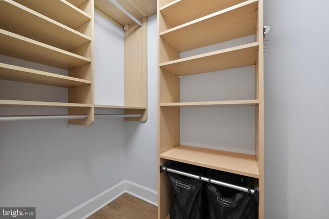 Building Photo - 3600 S Glebe Rd