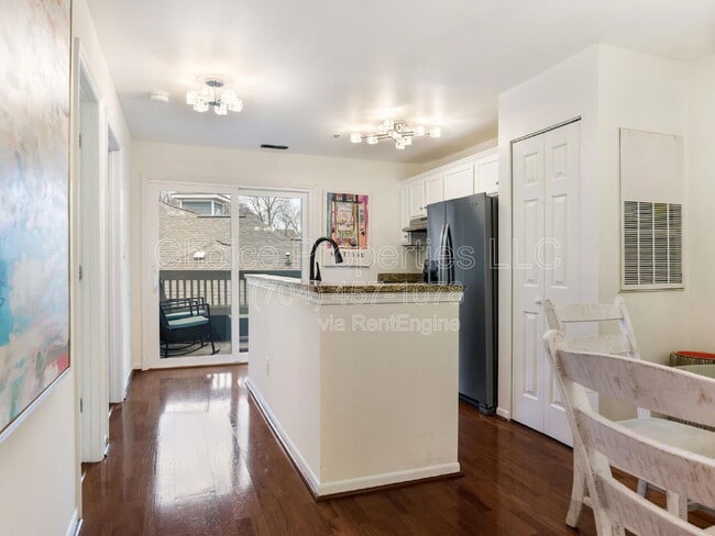 Building Photo - 415 Mather Green Ave