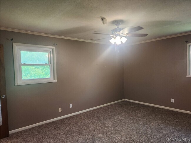 Building Photo - 1203 Oates Rd