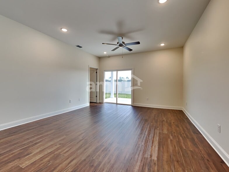 Building Photo - 76 Elcano Ln