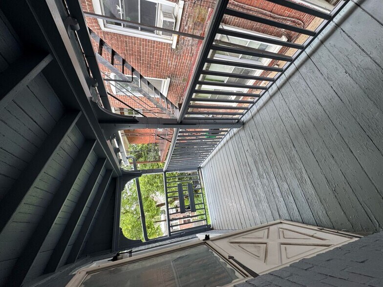 Building Photo - 241 N 4th St