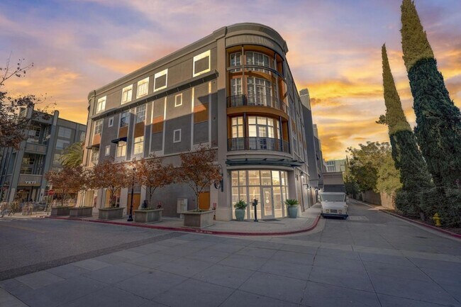 Building Photo - 334 Santana Row