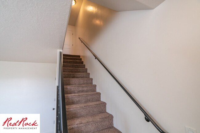 Building Photo - 2801 E 450 N