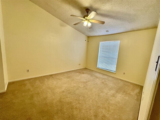 Building Photo - 2121 Hepburn St